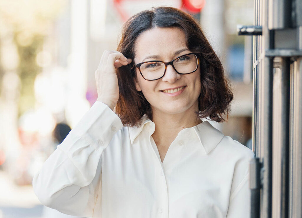 Rechtsanwältin Juliette Sarvan de Castro bei Rehkatsch Rechtsanwälte: Urheberrecht, Medienrecht, Presserecht, Markenrecht, Wettbewerbsrecht, Musikrecht, Filmrecht, Influencerrecht, Social Media Recht, Modelrecht, Fotorecht